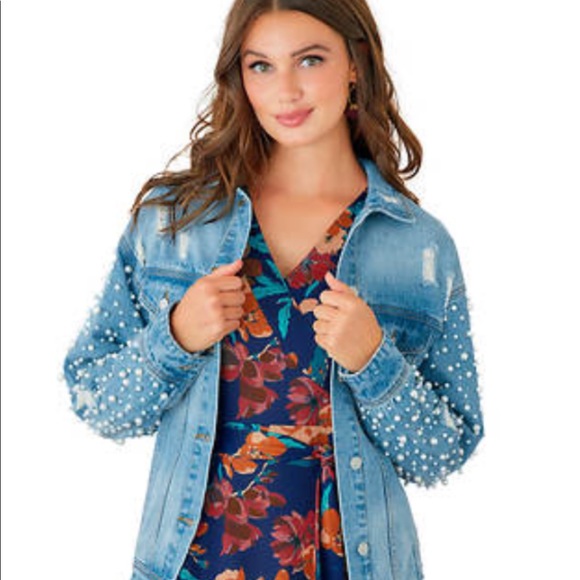 Destroyed denim jean coat - Picture 2 of 9